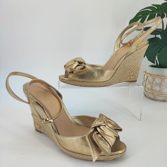 Michael Kors Women's Bow Gold Leather Wedges Size 10M - Picture 1 of 8